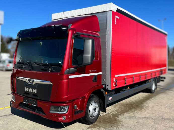MAN TGL 12.250 BL CH + PLACHTOVÁ NÁSTAVBA